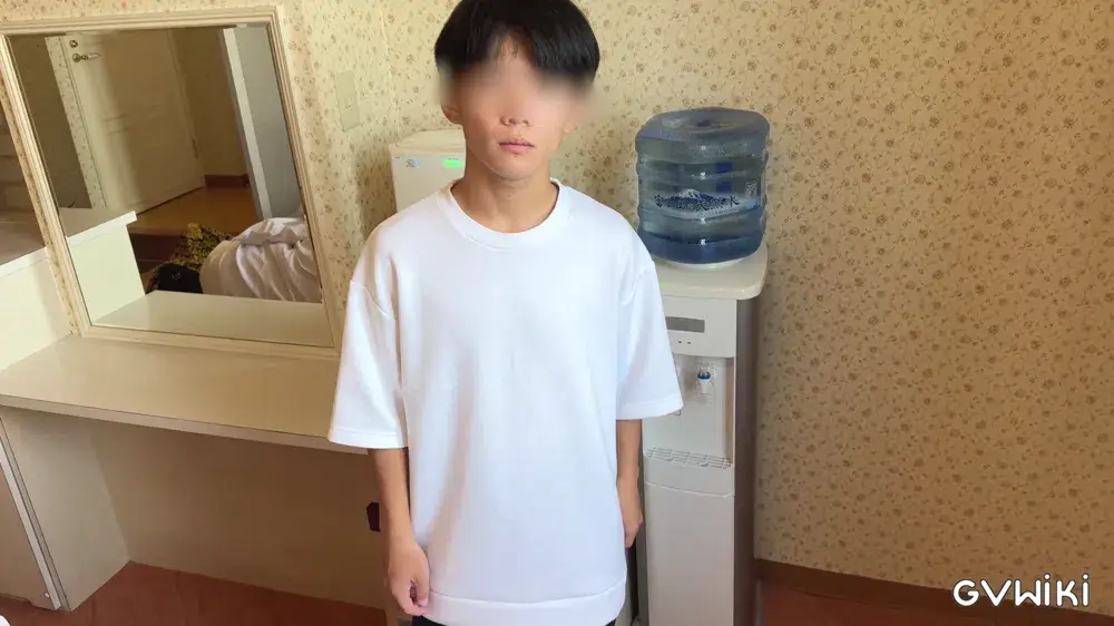 4K ぴちぴち18歳 激カワ スリ筋ボーイ-2