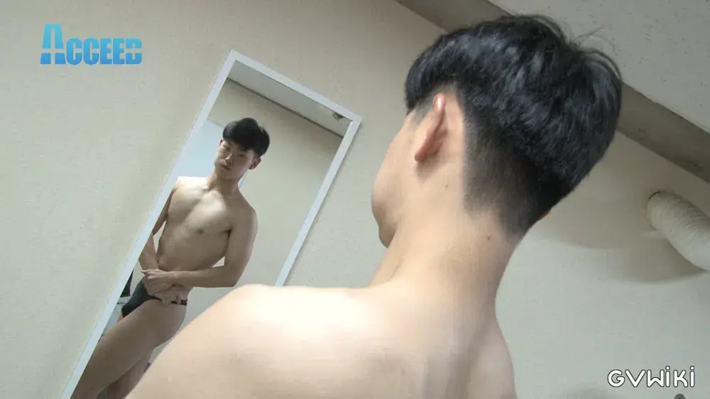 全裸カメラマン~フィジーク大会を目指すガチムチ青年が変態全裸カメラマンの餌食に!~-2