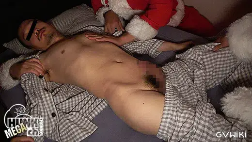 クリスペ2024!!上反りデカマラ髭兄貴が筋肉サンタ集団に寝込みを襲われて勃起不可避のガン掘り蹂躙!!ザーメンシャワーでホワイトクリスマスを彩る!!-4