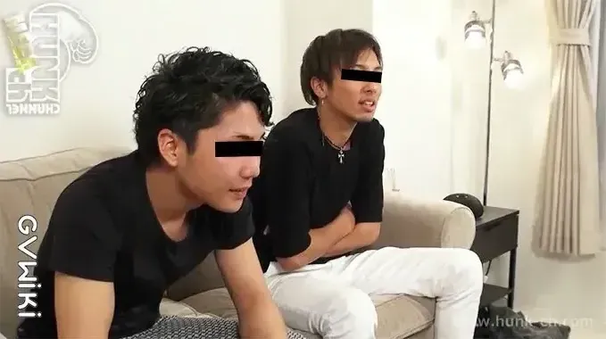 19歳の2人組をスカウト成功!やんちゃノンケのイケメンが初フェラ抜き合いに大騒ぎドッピュン×2!!-2
