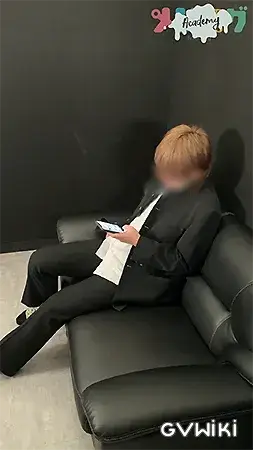横山〇の若い頃にそっくり！イケかわ男子学生の放課後オナニーを覗き見！-2