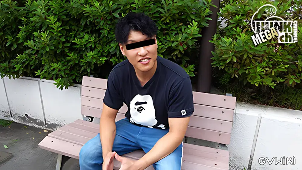 エロいこと大好きなエロ胸筋の智徳(とものり)さん36歳!!ビンビン生チンポから大量白濁汁を勢いよく発射!!【生ハメ】-1