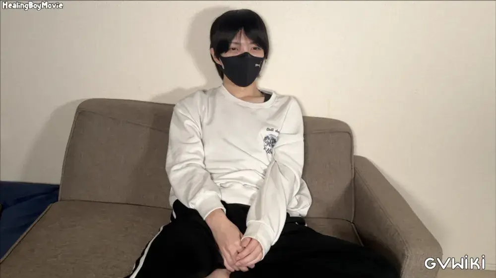 【初ドリ】19歳のスリムな今風青年がオナホでシコって濃厚精液をドバっと大放出!-2