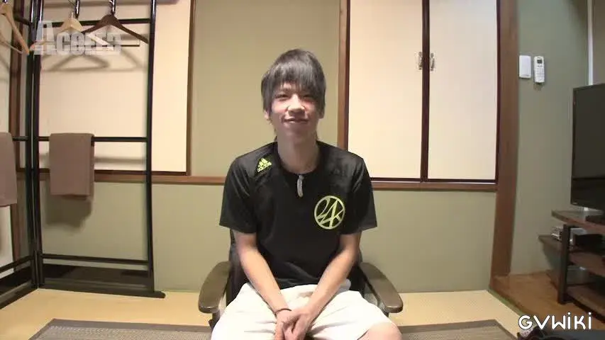 素朴ノンケ少年「りゅう(竜)」くんの初撮りアナル開発&オナニー!-3