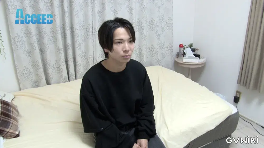 今風大学生少年がカメラの前でオナニーして豪快にぶっ飛ばす!-2