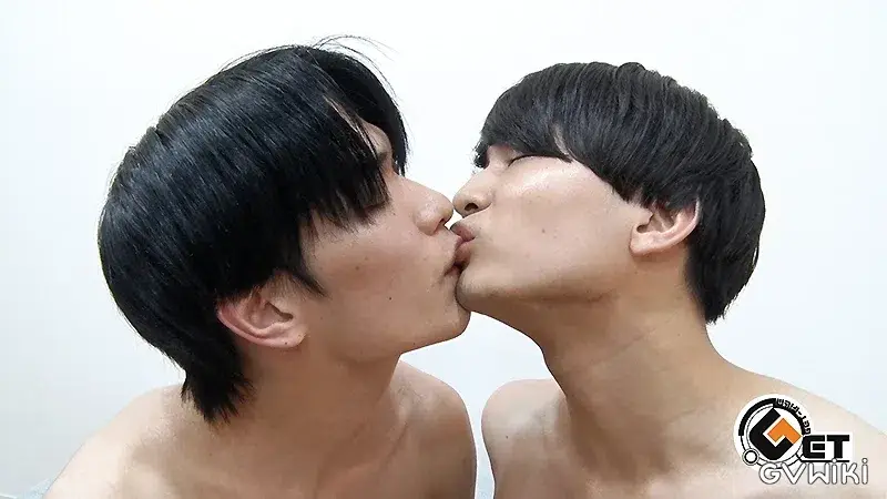 色白肌の二人が生絡み！ノンケの太マラに感じまくるノンケ！-2