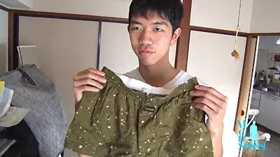 初登場19歳エロ巨根男子のお宅訪問♪へそまで届くズル剥け巨根をパクリ♂-2