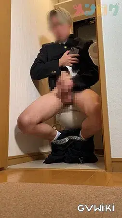 学校帰りに親が居ないから扉をあけたまま開放的なオナニーをする男子!-2