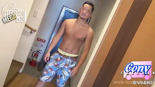 突撃コニー!!vol.161「2013海ナンパ編」ムッチリエロボディ!!さっぱり一重の19歳大学柔道部員のエリー君を逆ナンパ!!身体に見合った極太チンコがびくんびくん!!快感に我慢できずに...?!!!-1