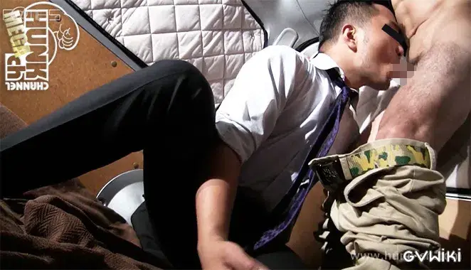 リーマン裏日誌 ~第2巻~ 人混み側の車内で超興奮MAX淫乱交尾!!変態髭リーマンはカメラの前で発情変貌!!雄交尾に乱れ狂う!!!-4