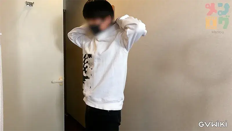 チンコはビンビン!?犬系イケメン大学生の女の子とのセックスを激写!-2