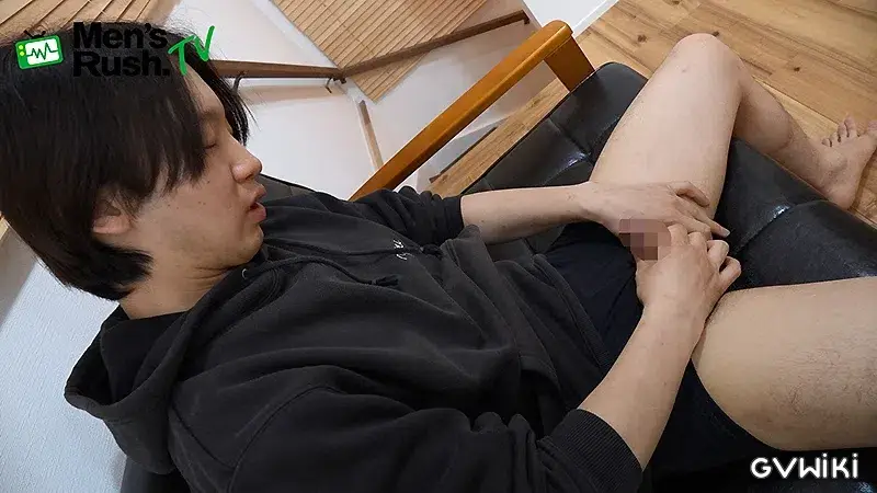 初登場!かわいい系やんちゃ男子がカメラの前でザーメンを飛ばす!-3