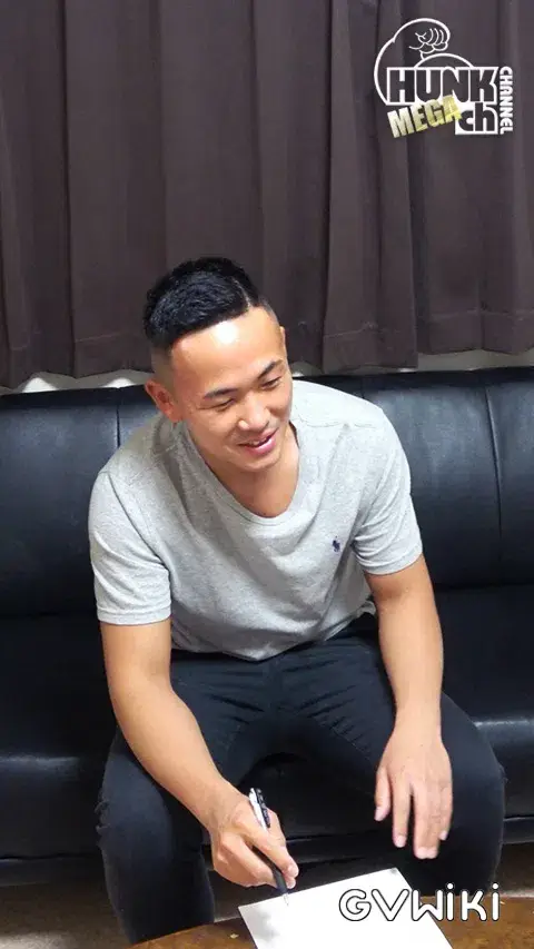 メガマラ面接!!52発目、太マラ色黒ムッチリ龍海(たつみ)くん25歳が特濃ザーメンをドゥルドゥルと放出!!-2