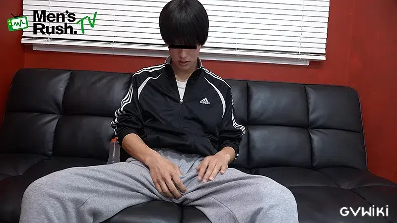 初登場!18歳の超デカチン大学生が圧巻の巨根をシコって豪快射精!-2