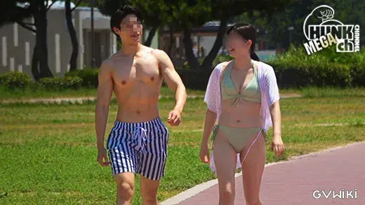 夏ハメ2025!!顔出しNGでも伝わる甘いマスクの色白マッチョ飛勇希(ひゅうき)くん24歳!!玄関前でフェラされギンギン、ベッドの上でプリケツ振りまくる!!リアルノンケを真夏の海で逆ナンパ!!【生ハメ】【目モザ】-3