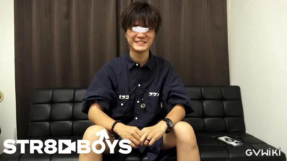 【B-SIDE COLLECTION】THE FIRST TAKE初撮り未公開映像豪華3本SET!!大会出場経験有り!!パーフェクトマッチョ兄貴28歳!!血管浮まくり!!ボコボコの筋肉美体がヤバ過ぎる!!他2本!!-10