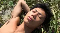 真夏の太陽！弾ける競パンイケメンがシコシコ爽快オナニータイム☆-4