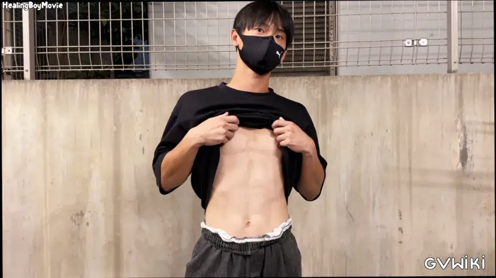大人気モデルが男に攻められ気持ちよさそうに発射!エロい体と日焼け痕が最高♪-2