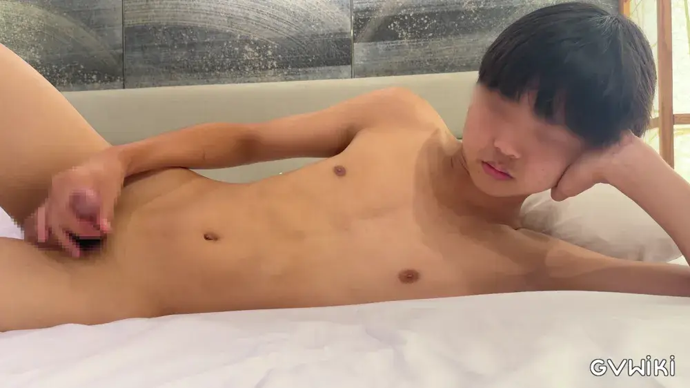 笑顔爛漫! 超シ〇タボーイ 思わず2度見の超カワ18歳!-4