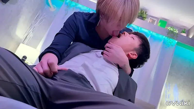 【74分ヤリまくり】喉奥突かれて昇天寸前!?スーツ姿で掘り合い生リバSEX♂-3