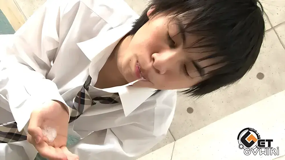 あれ飲んじゃった!?ショタ要チェック!18歳の文系童貞男子の初クチマン!!-1