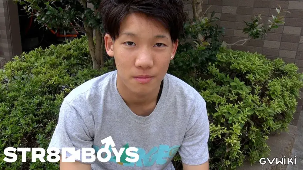 【BACK TRACK BOYS】まだあどけない童顔スジ筋専門学生が口半開きでモロ感状態!!綺麗な美チンは男相手でもビンビン!!チングリ返し体勢で快感フィニッシュ!!-3