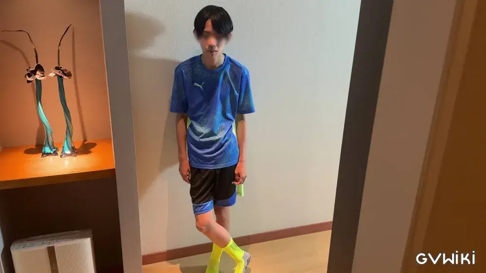 超大型新人18歳　おじさんと濃密アナルセックス　騎乗位射精＆生中出し-2