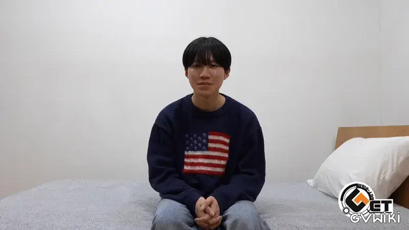 初登場！19歳のピュア男子が巨根扱いて豪快射精！-2