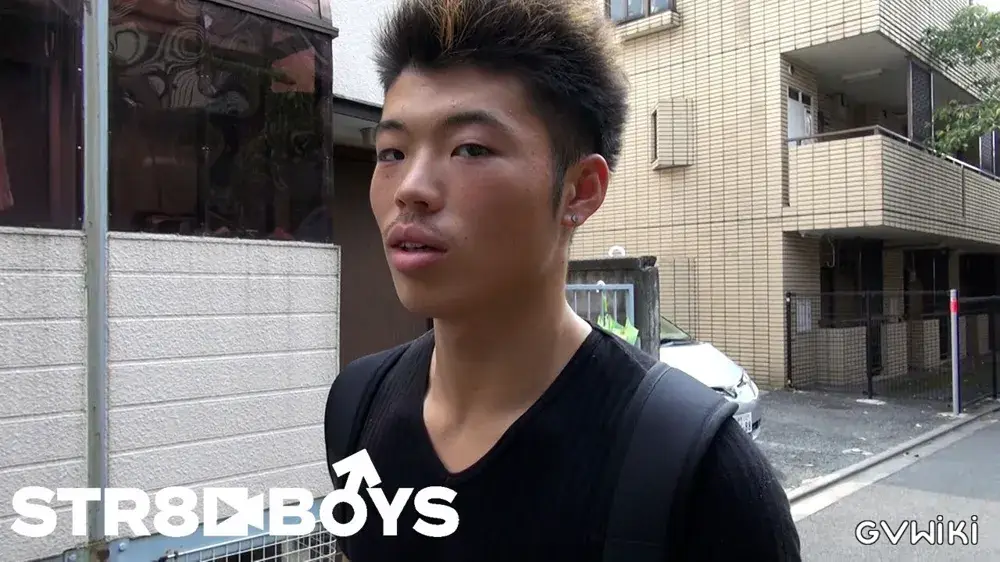 ゲイウケ間違いなし!!現役筋肉巨根バド部員21歳「あぁ!!イクッ!!イクッ!!」出る出る出る!!アナルいじられながら大量射精!!-3