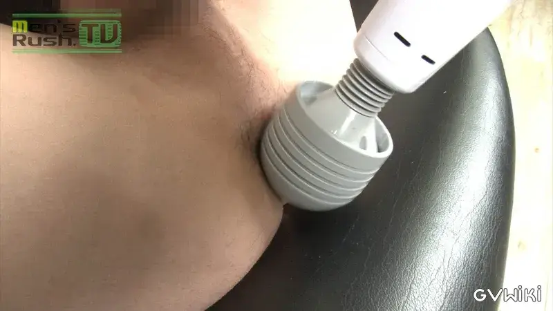 純朴顔の男の子がサンタ姿で電マオナニー☆-6