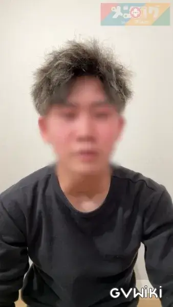 18歳のチビヤリラ男子が自撮りオナに挑戦!-2